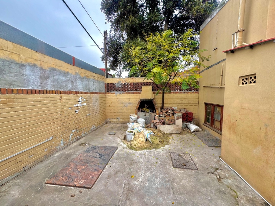 5 Bedroom Property for Sale in Woodstock Western Cape